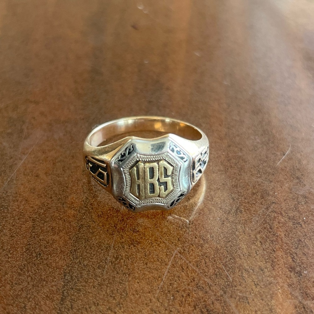 Antique  1928 Harvard Business School Graduation Ring.